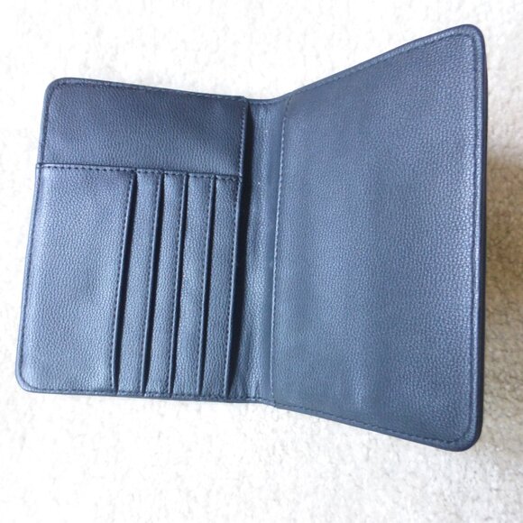 GUESS black faux leather passport holder - Picture 3 of 4